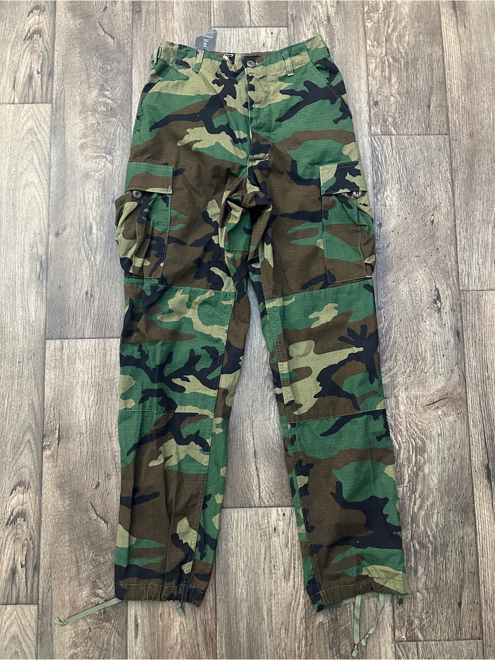 Urban Renewal Cargo Military Straight Leg Pants Women’s Sz Small Long Camo Green